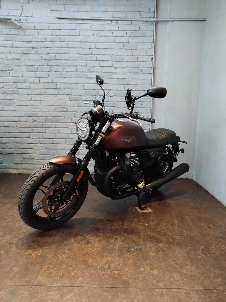 MOTO GUZZI V7 STONE III