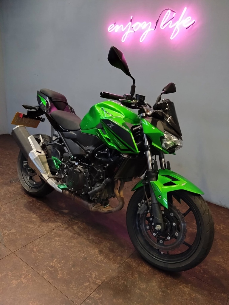 Kawasaki Z400 總代理
