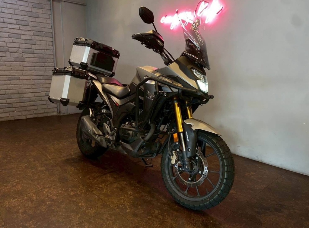 Honda CB200X