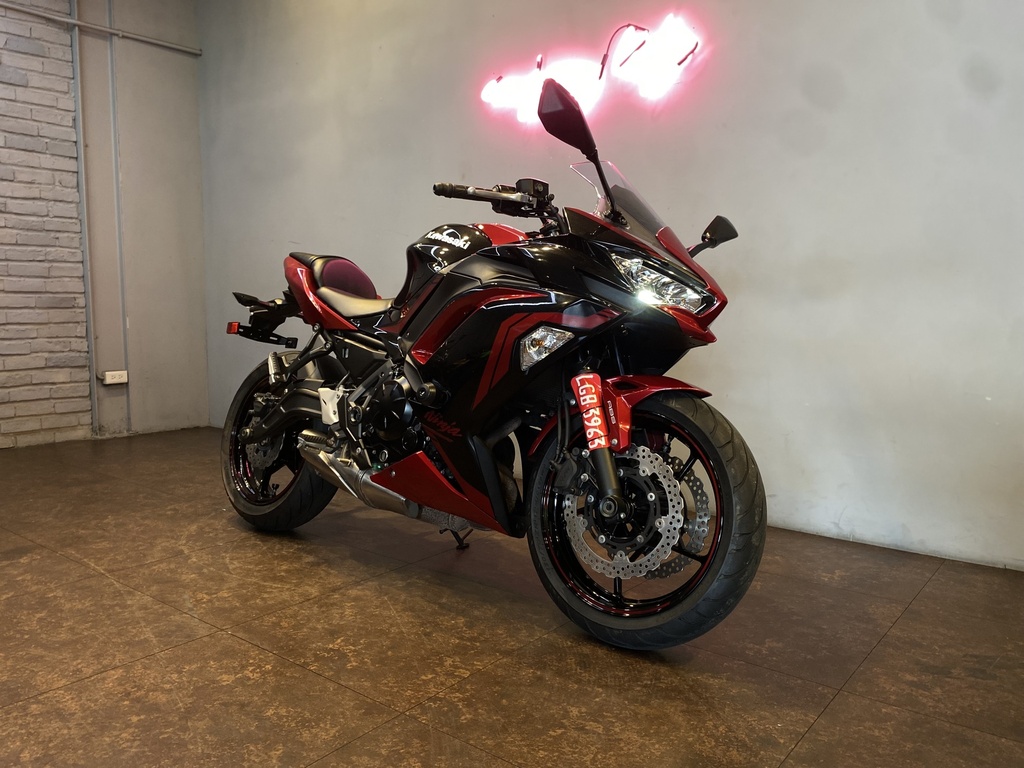Kawasaki Ninja650 總代理