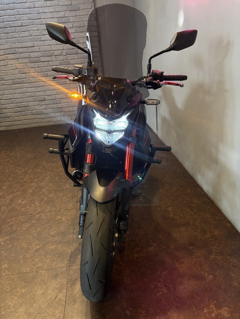Honda CB750 hornet 總代理