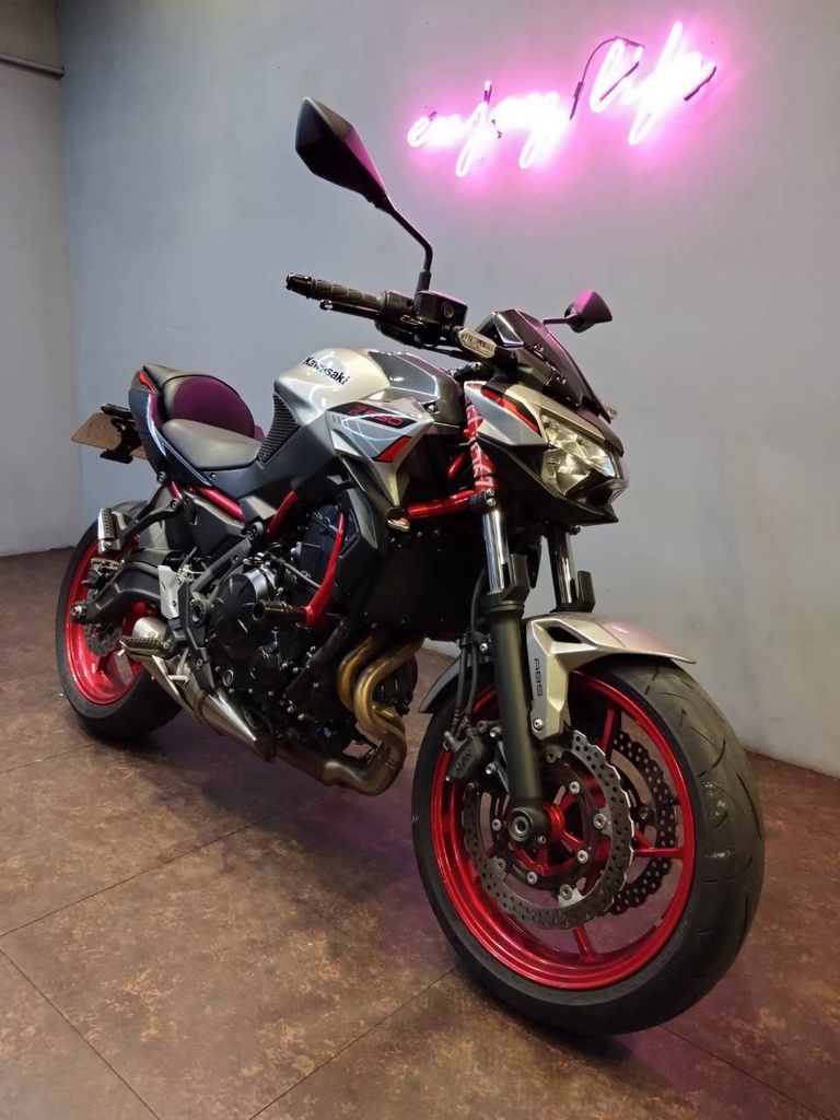 超低里程 Kawasaki Z650 總代理