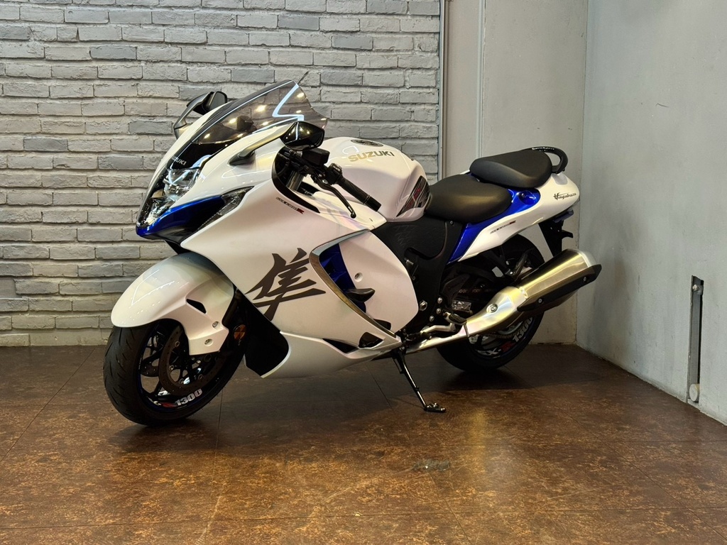 新車等級2024 GSX1300R 隼 總代理