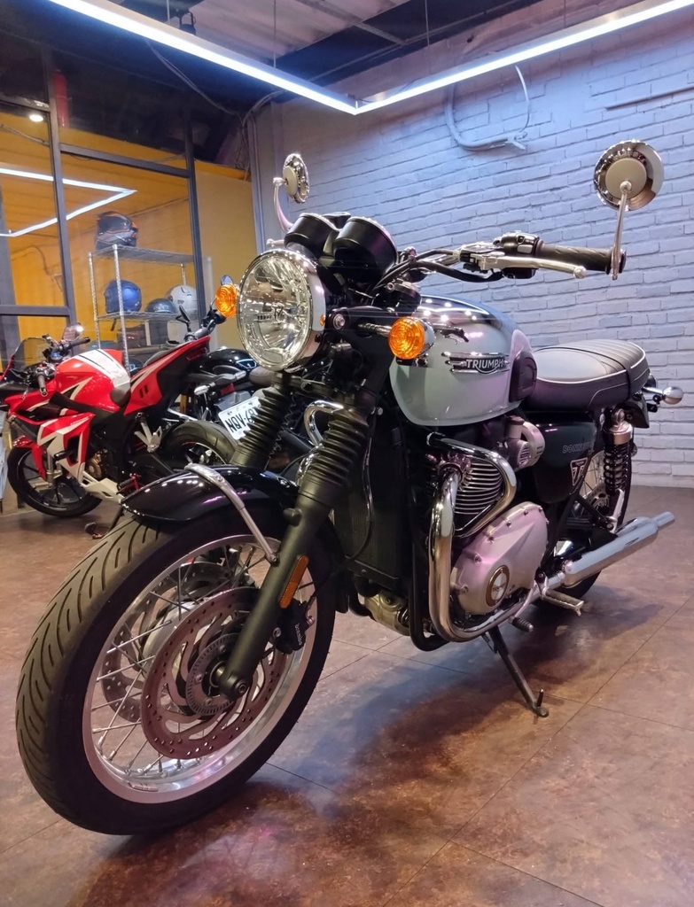 Triumph T120 Chrome電鍍限量版 總代理