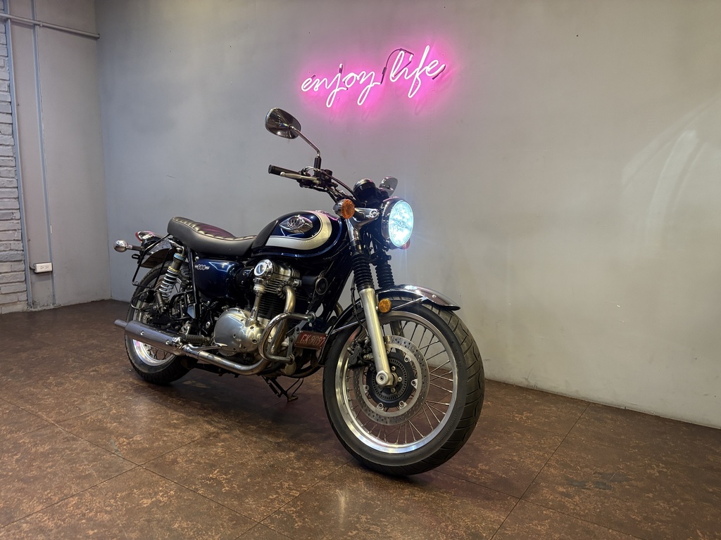 W800