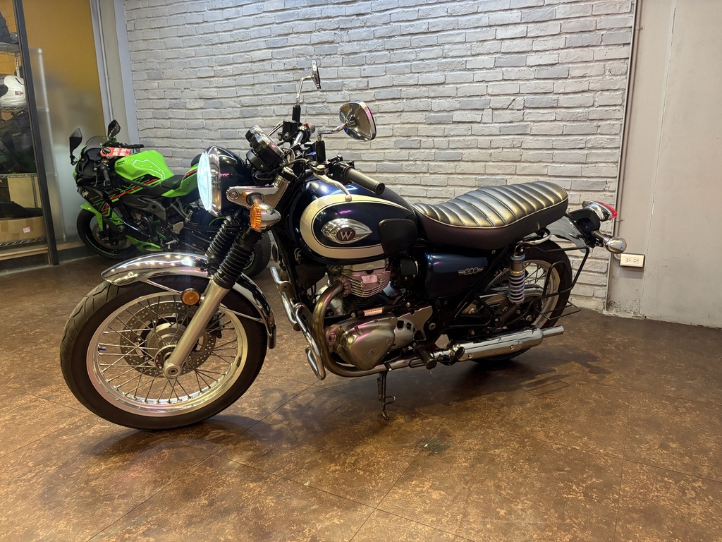 W800