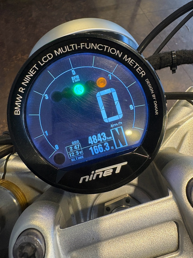 BMW R9T