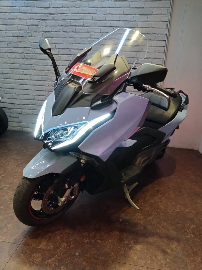 Kymco AK550 二代