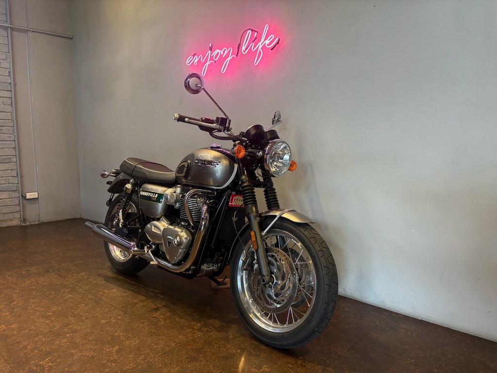 Triumph Bonneville T120 Gold Line 總代理
