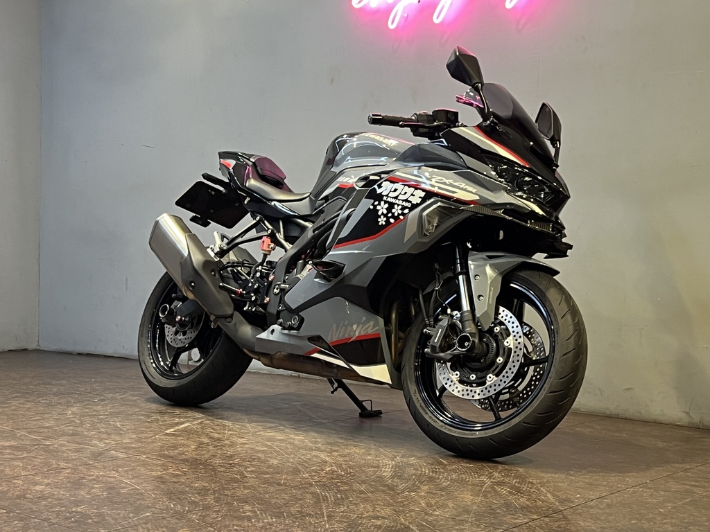Kawasaki ZX4RR 總代理