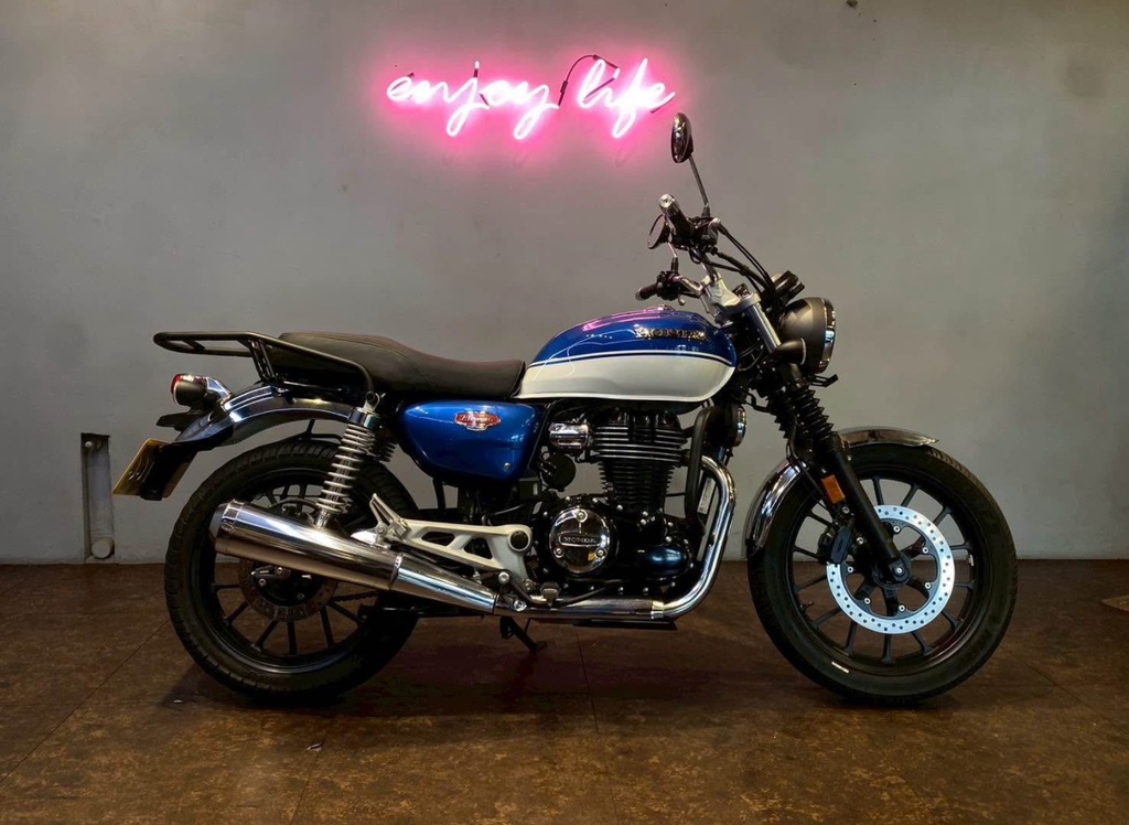 Honda CB350 Pro