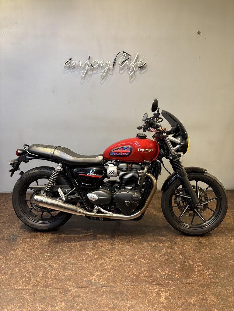 Triumph Street Twin 900 總代理 排氣管有認證