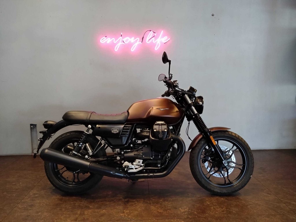 MOTO GUZZI V7 STONE III